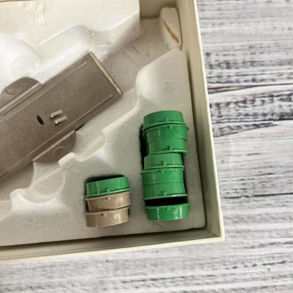 SINGER Professional Buttonholer Attachment 19 Cams 161829 Slant Needle Zig Zag - Picture 13 of 16